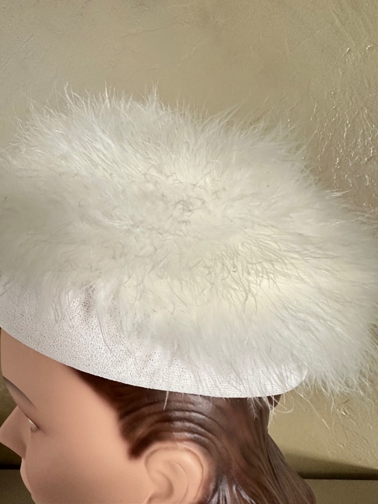 FLUFFY VINTAGE IVORY  COLOR MARABOU FEATHER TAM WITH STRETCH FABRIC HEADBAND main image 7